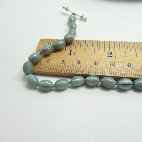 Vintage Uranium Glass bead bracelet - Picture 9 of 12